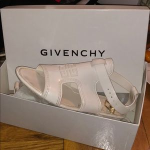 Authentic Givenchy Jelly Sandals 👡💕